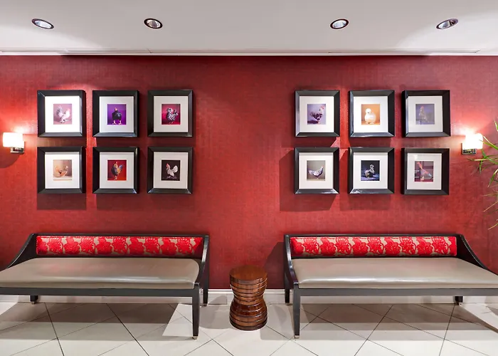 Express - Magnificent Mile By Ihg Hotel 3*