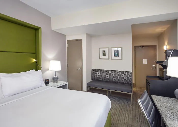 Hotel Express - Magnificent Mile By Ihg Chicago