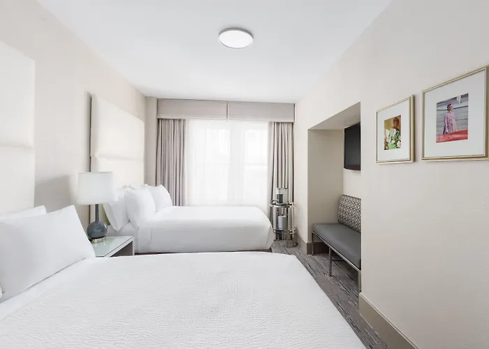 Express - Magnificent Mile By Ihg 3*