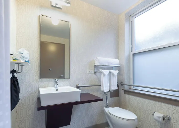 Express - Magnificent Mile By Ihg