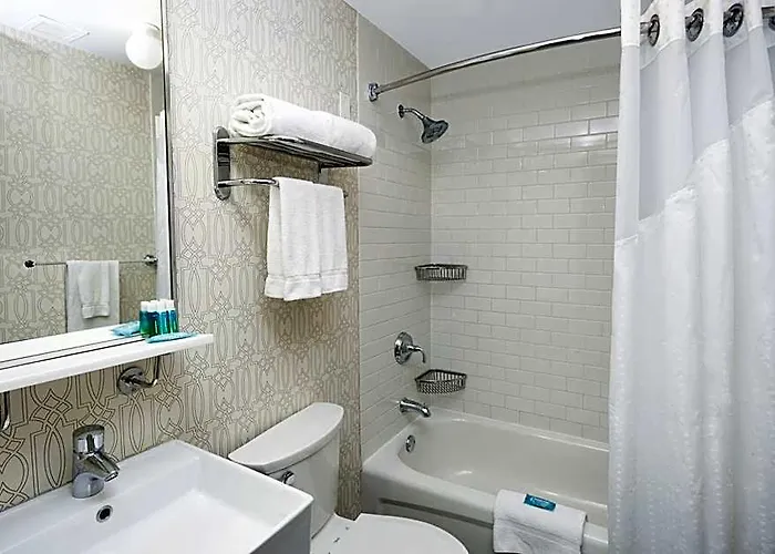 Express - Magnificent Mile By Ihg Chicago