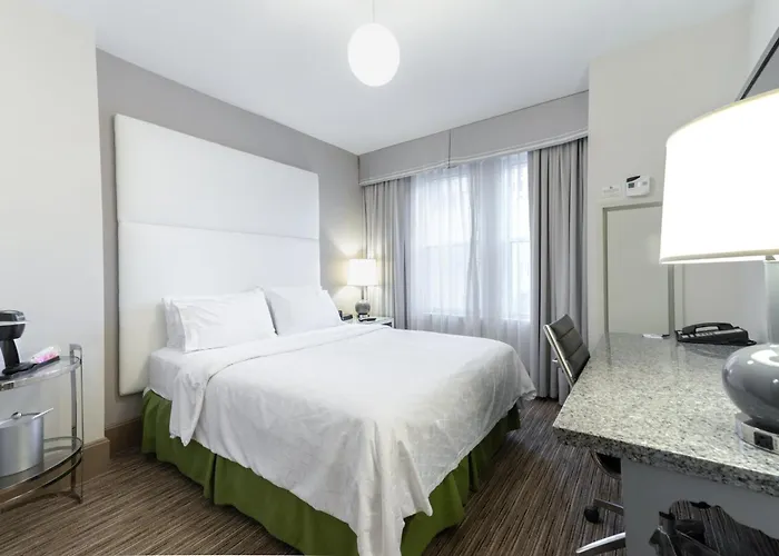 Hotel Express - Magnificent Mile By Ihg Chicago