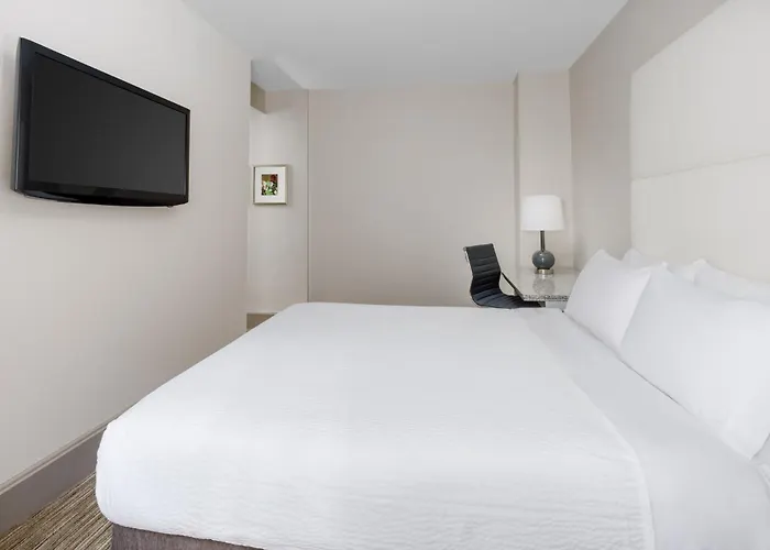 Hotel Express - Magnificent Mile By Ihg