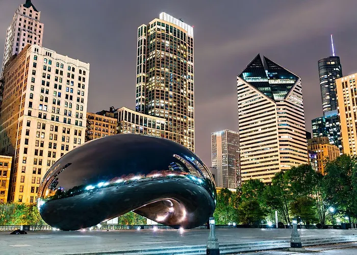 Express - Magnificent Mile By Ihg Hotel 3*