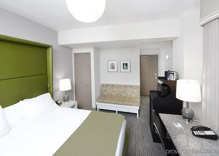 Express - Magnificent Mile By Ihg Hotel Chicago